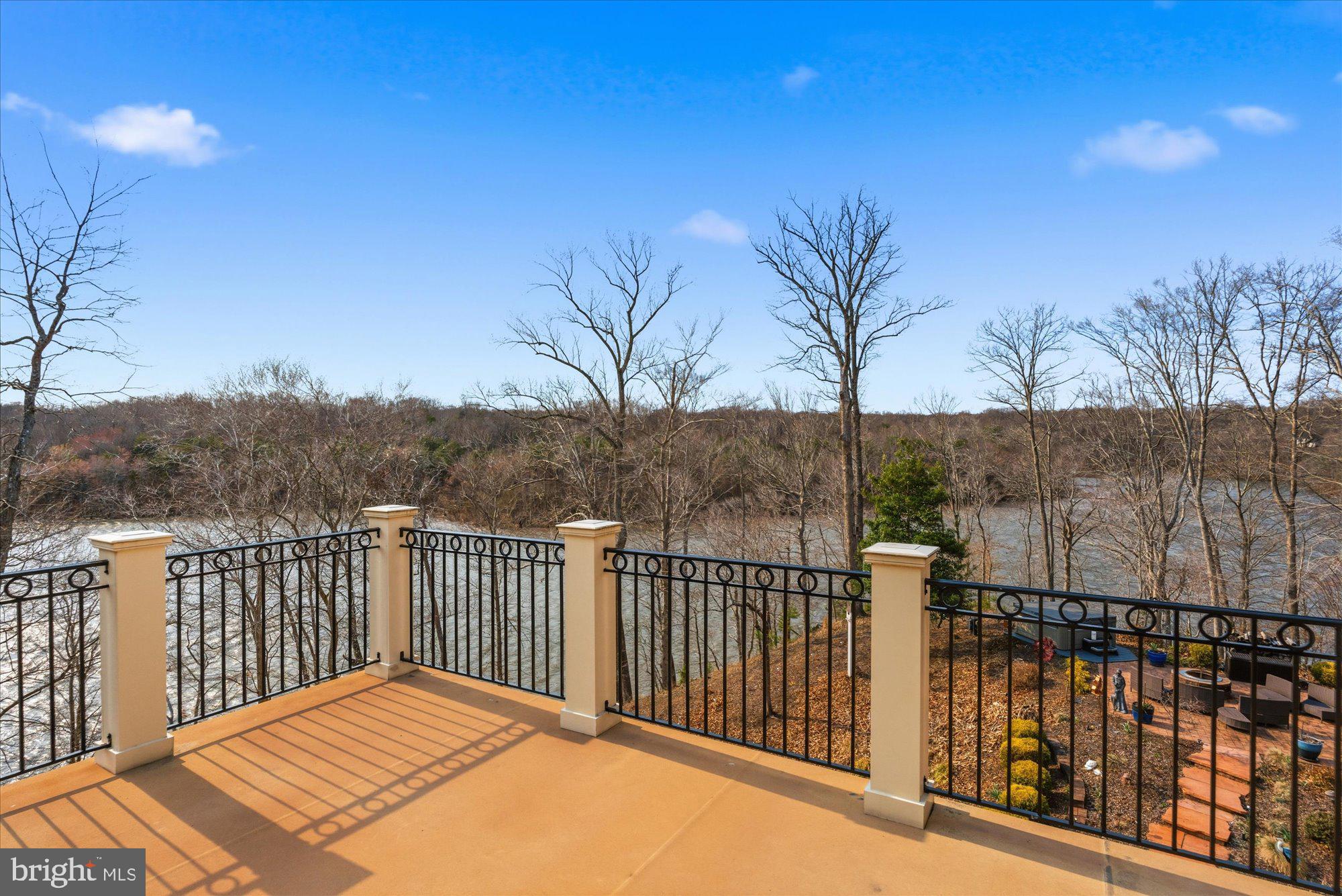 10036 LAKE OCCOQUAN DRIVE