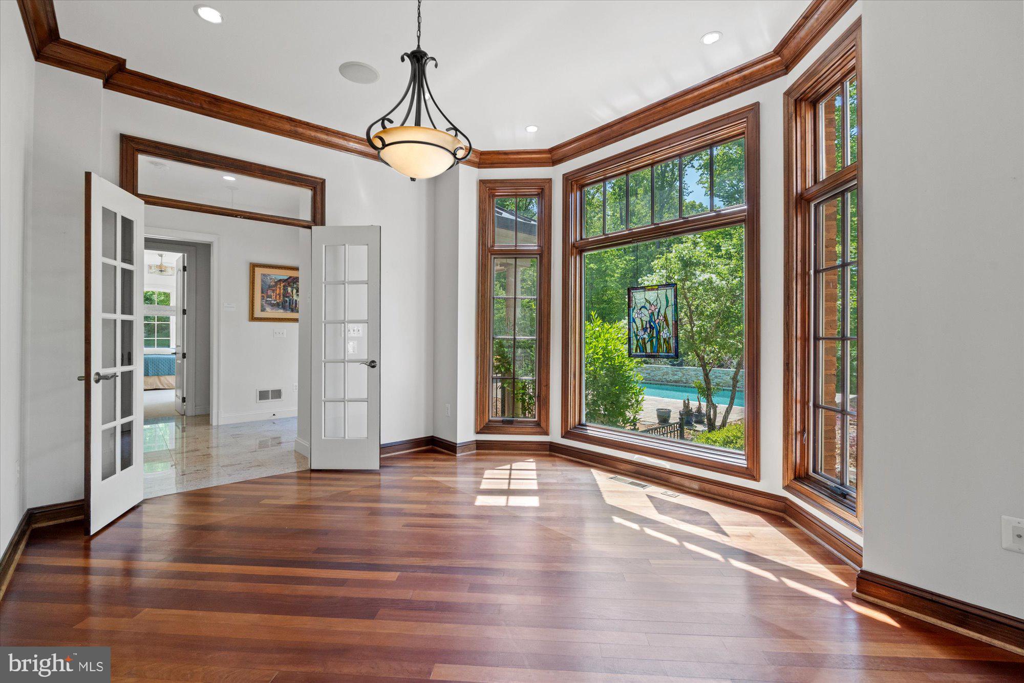 10036 LAKE OCCOQUAN DRIVE