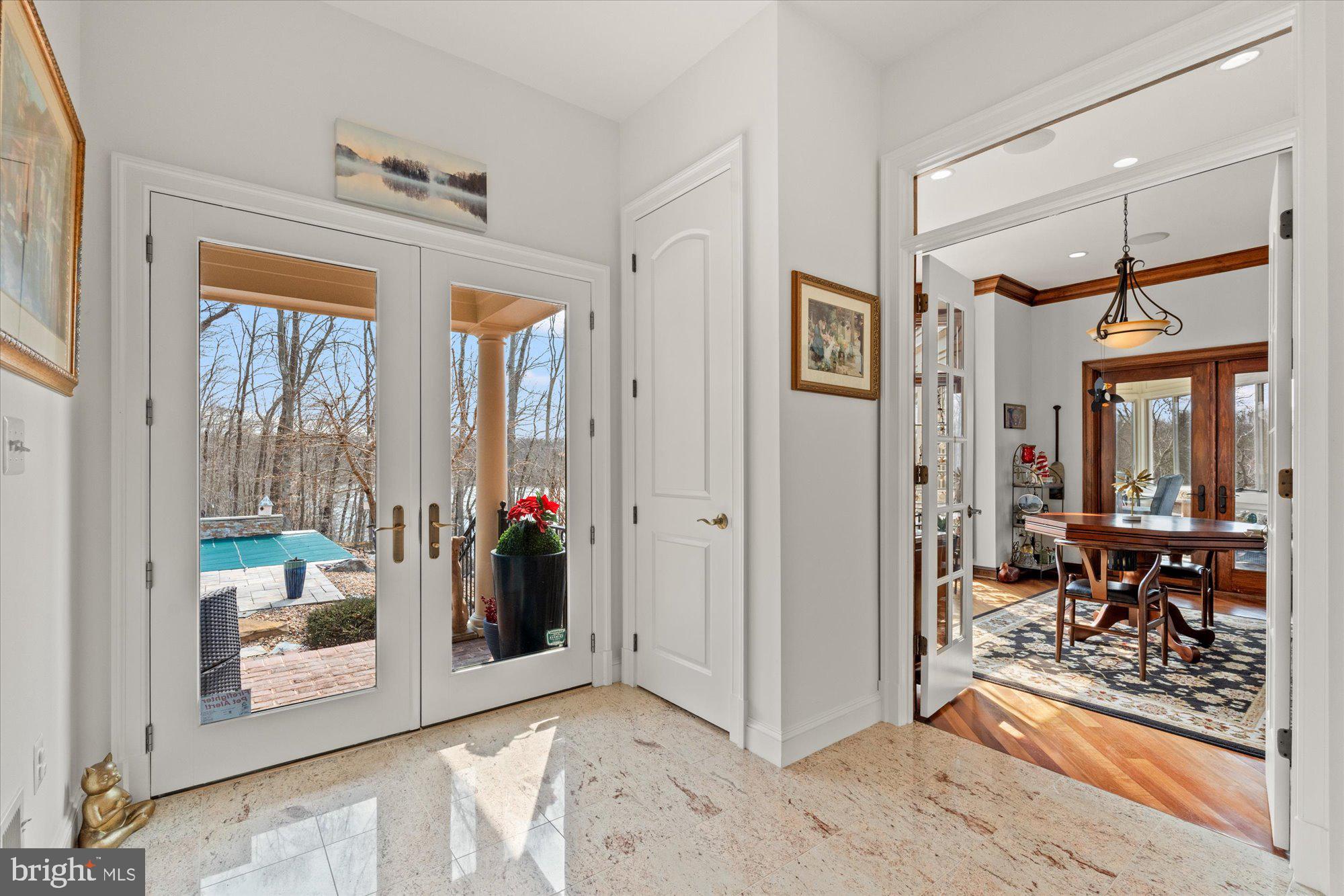 10036 LAKE OCCOQUAN DRIVE