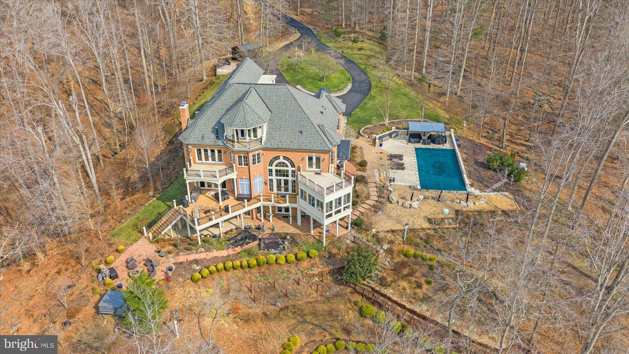 10036 LAKE OCCOQUAN DRIVE