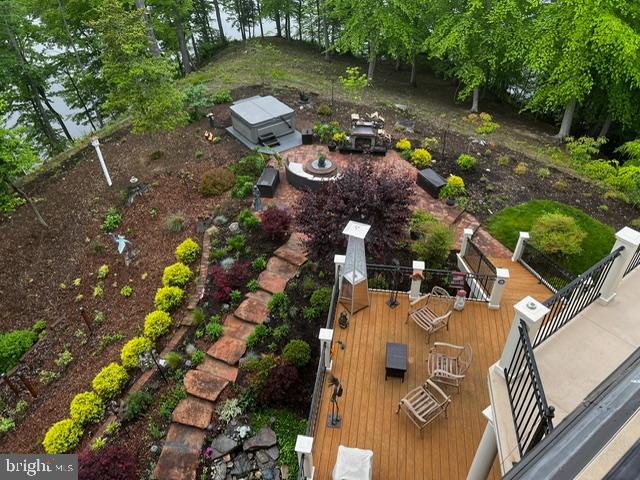 10036 LAKE OCCOQUAN DRIVE