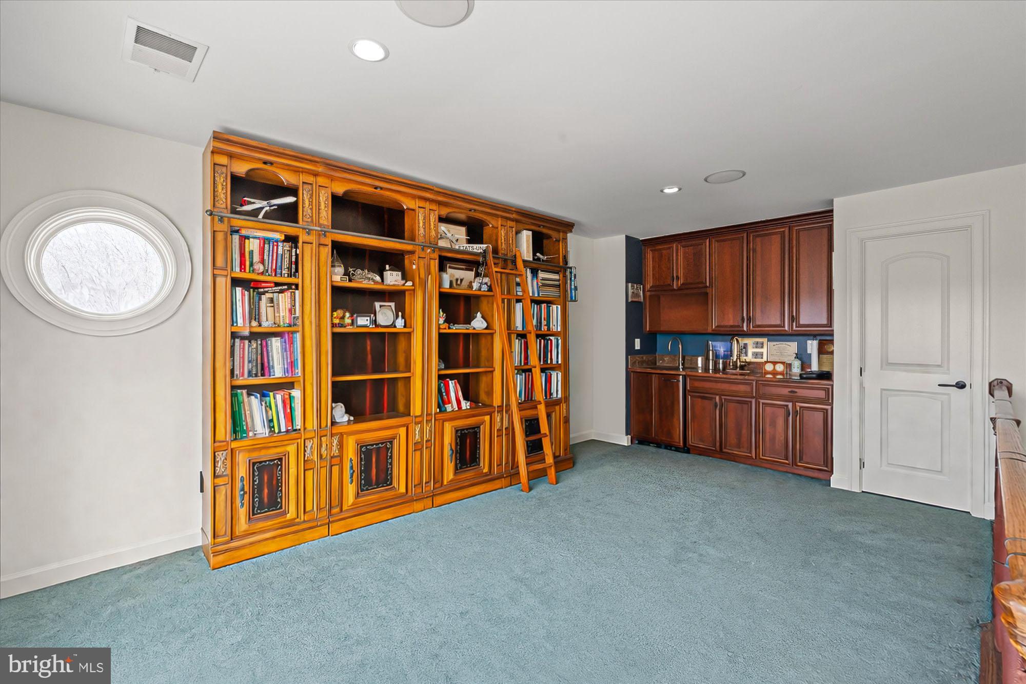 10036 LAKE OCCOQUAN DRIVE