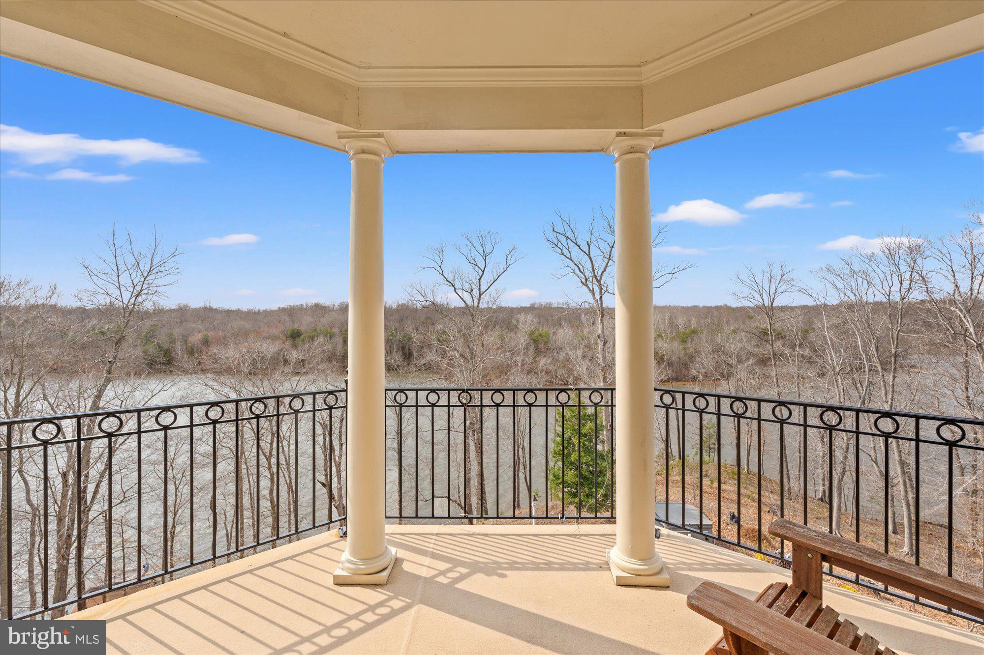 10036 LAKE OCCOQUAN DRIVE