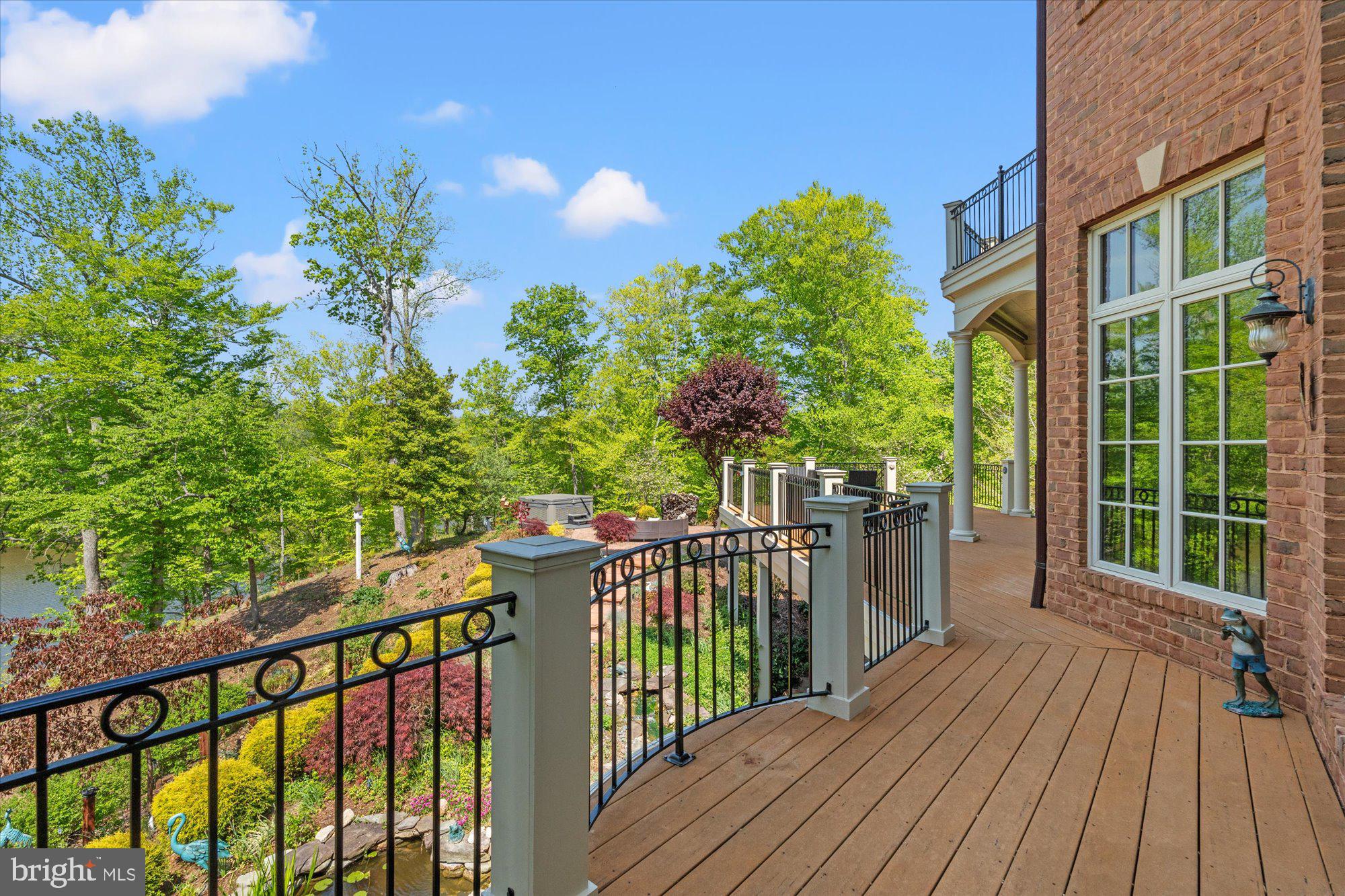 10036 LAKE OCCOQUAN DRIVE