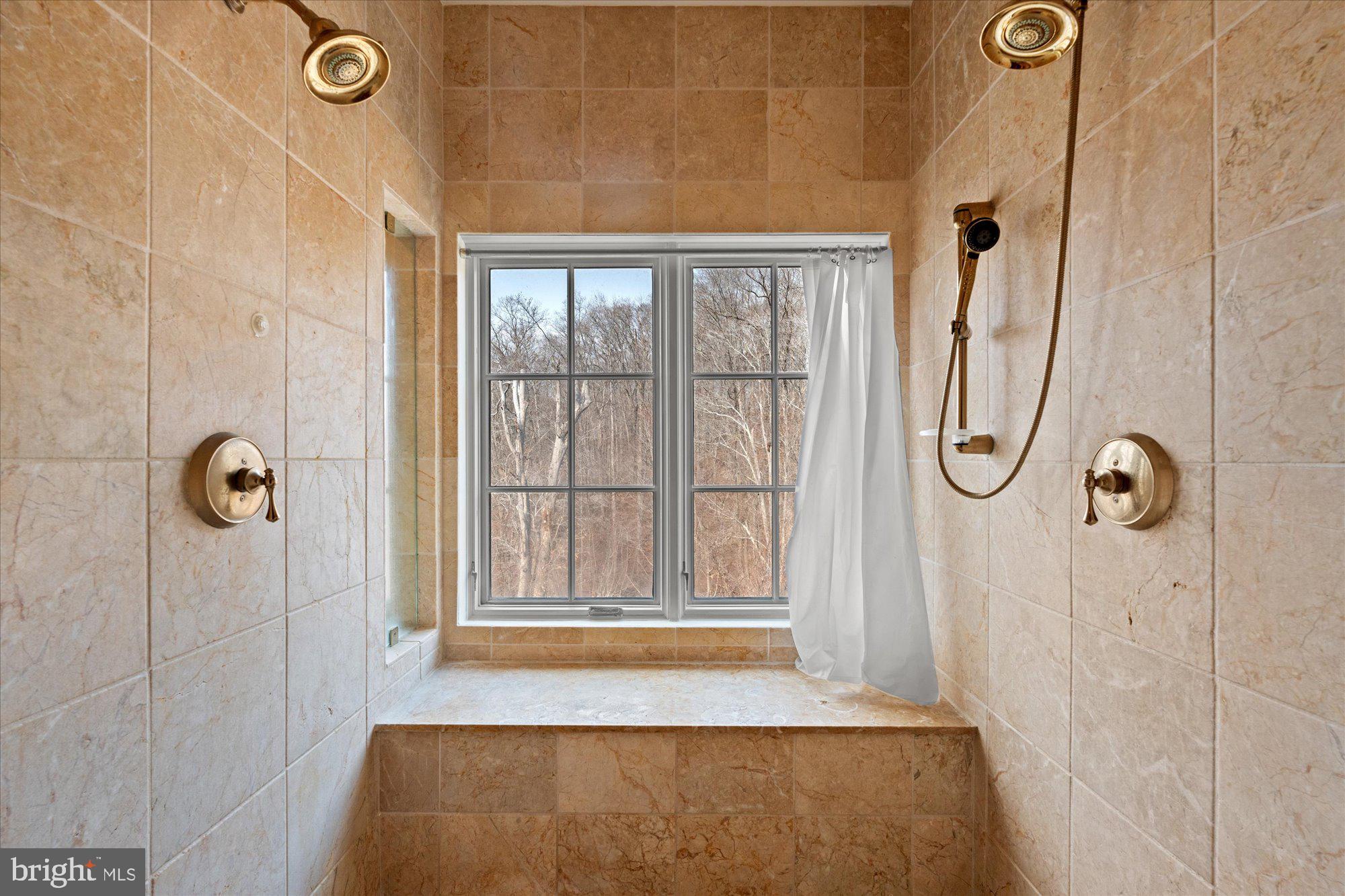 10036 LAKE OCCOQUAN DRIVE