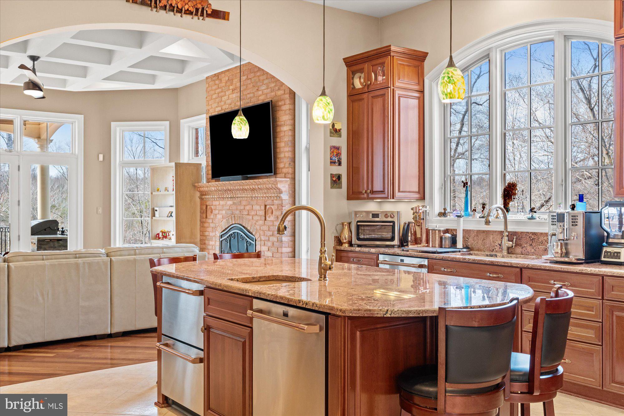 10036 LAKE OCCOQUAN DRIVE