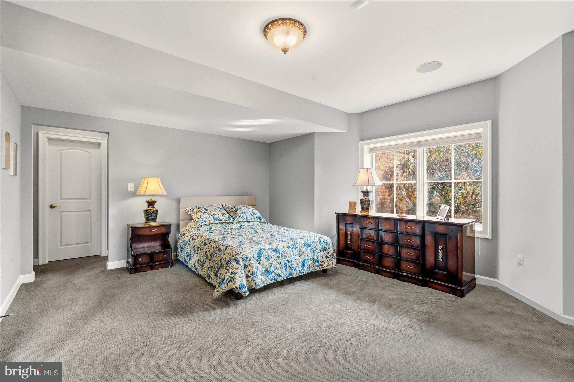 10036 LAKE OCCOQUAN DRIVE