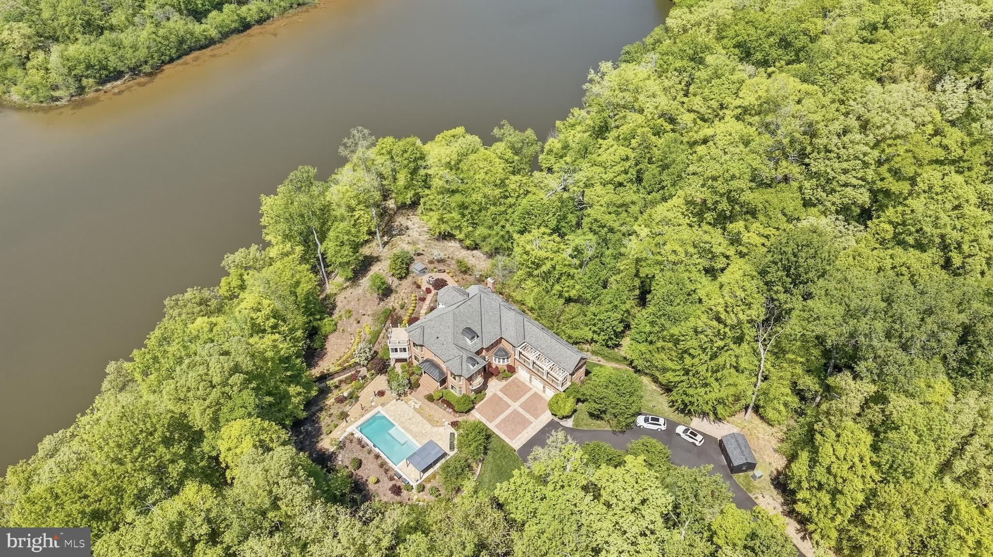 10036 LAKE OCCOQUAN DRIVE