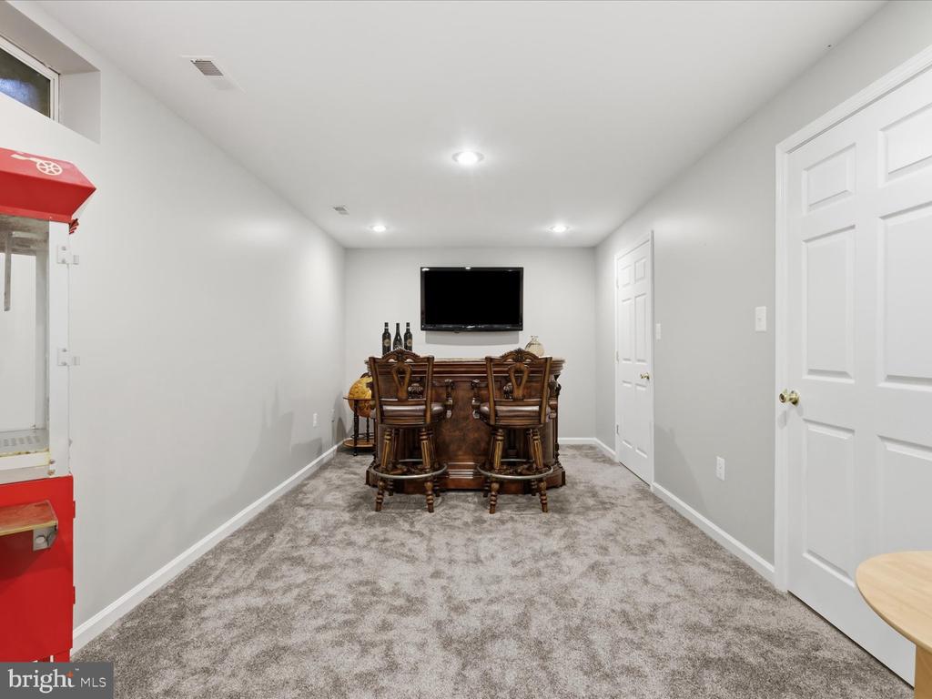 2856 MYRTLEWOOD DRIVE