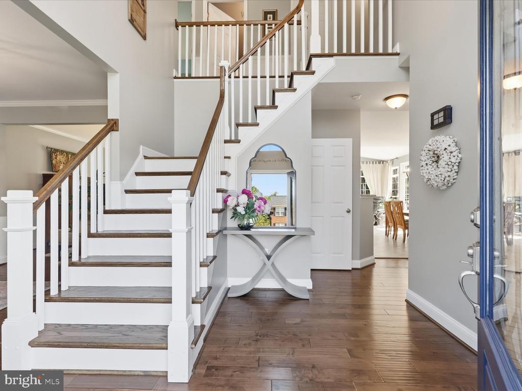 2856 MYRTLEWOOD DRIVE
