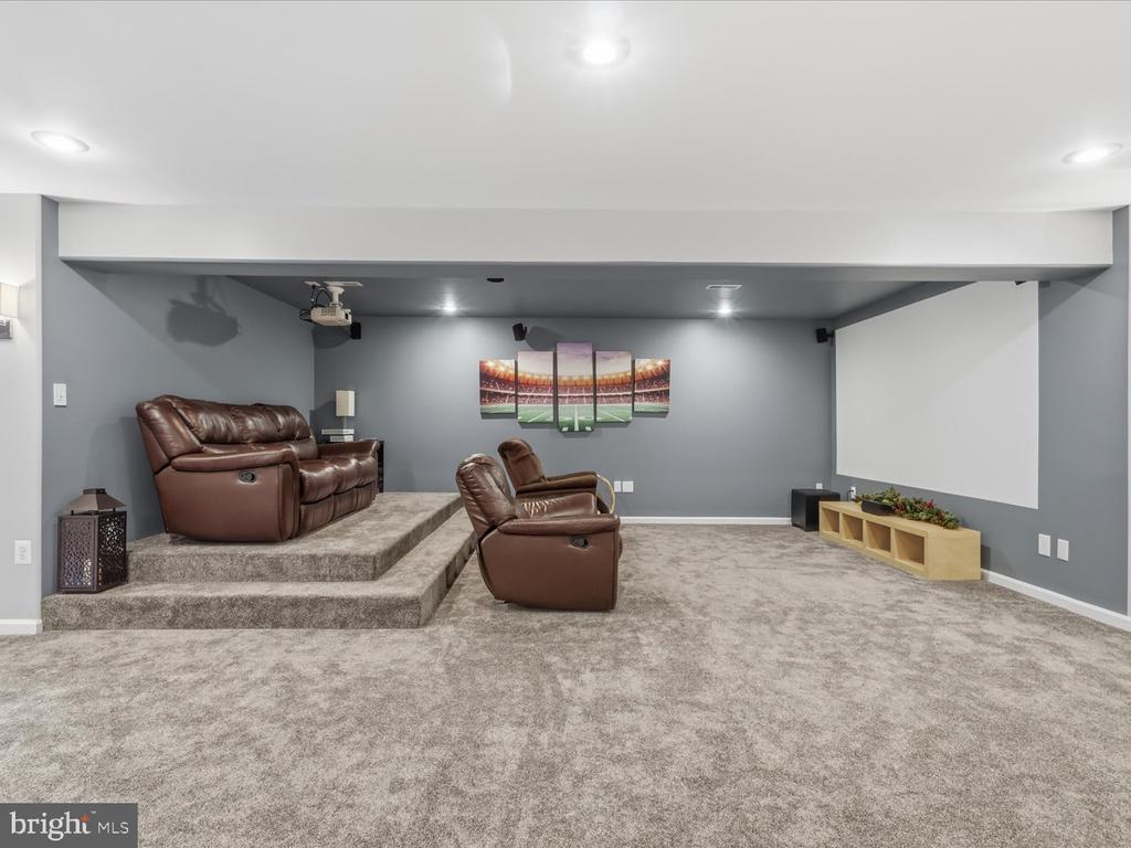 2856 MYRTLEWOOD DRIVE