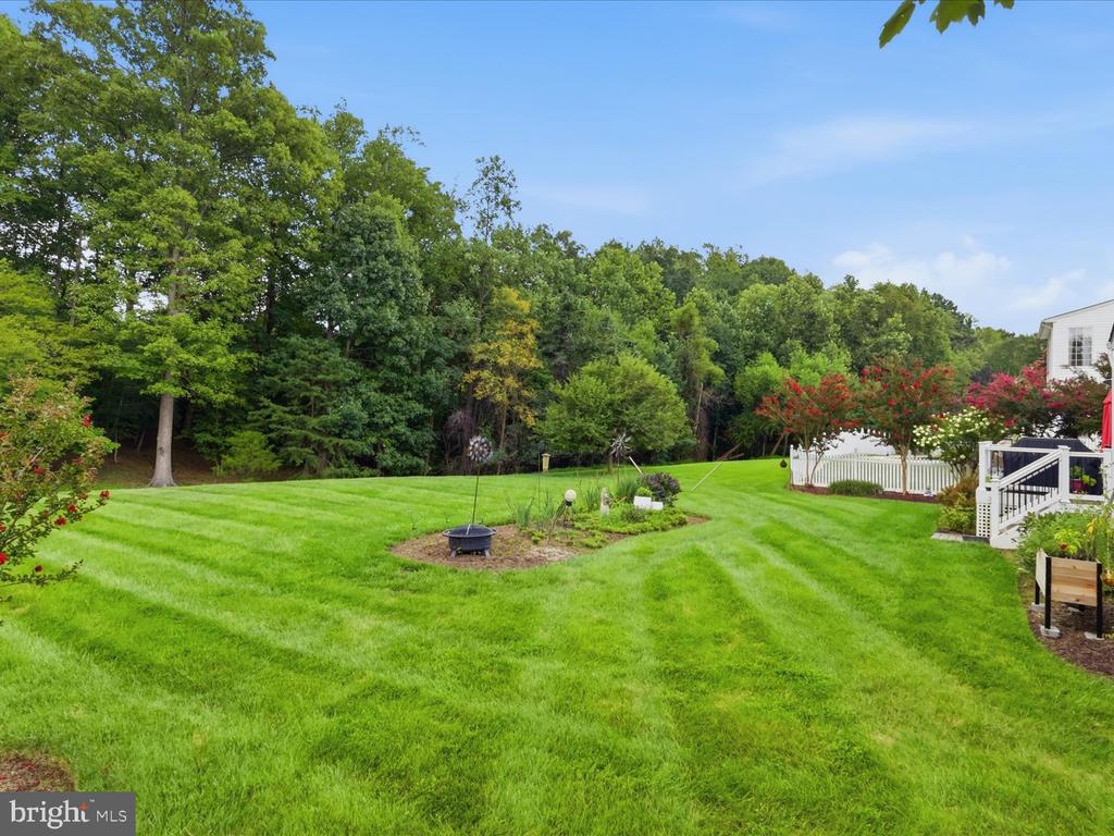 2856 MYRTLEWOOD DRIVE