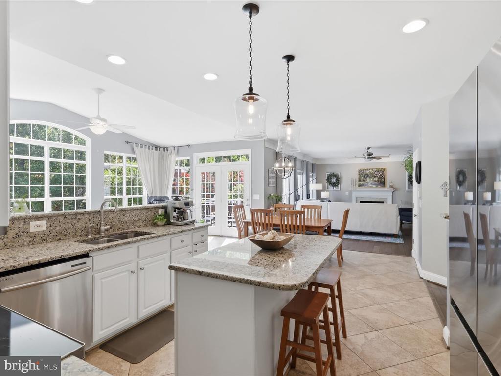 2856 MYRTLEWOOD DRIVE