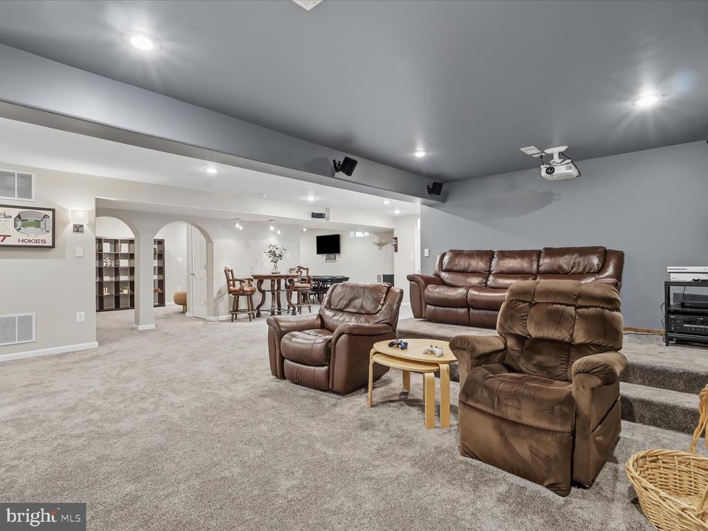 2856 MYRTLEWOOD DRIVE
