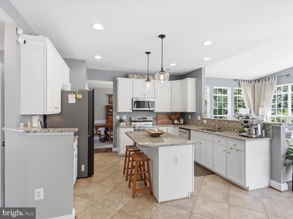 2856 MYRTLEWOOD DRIVE