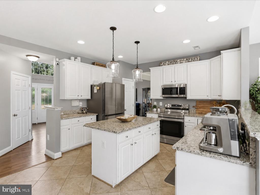 2856 MYRTLEWOOD DRIVE