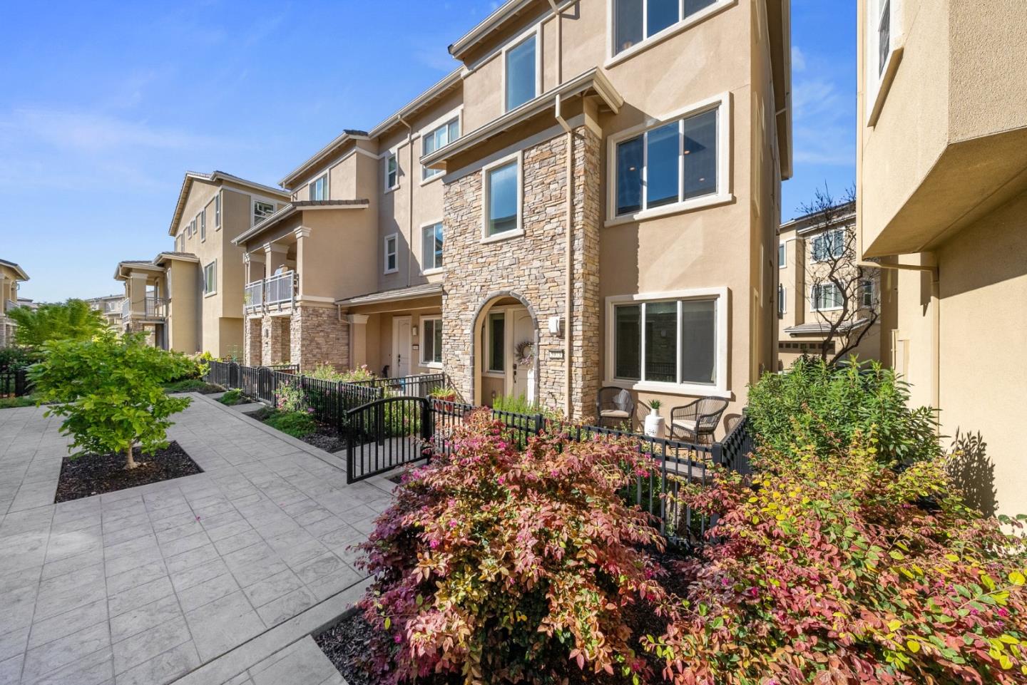 5973 Woodspring LOOP