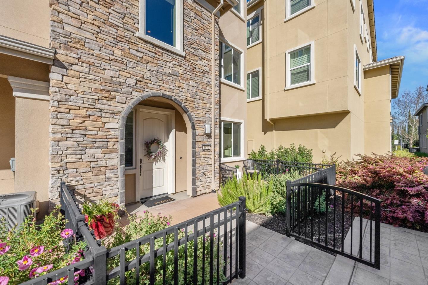 5973 Woodspring LOOP