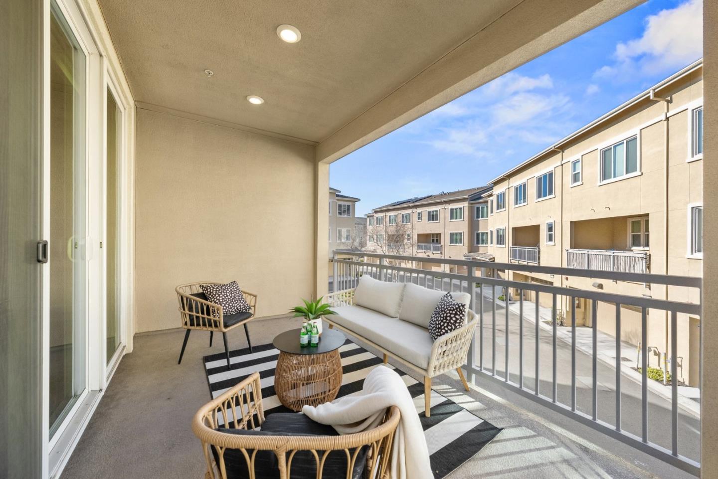 5973 Woodspring LOOP