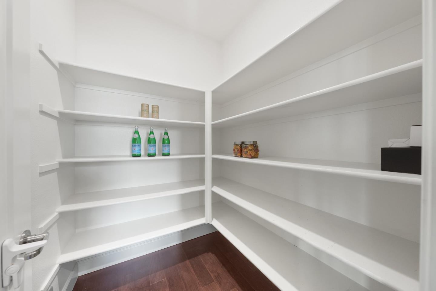 5973 Woodspring LOOP