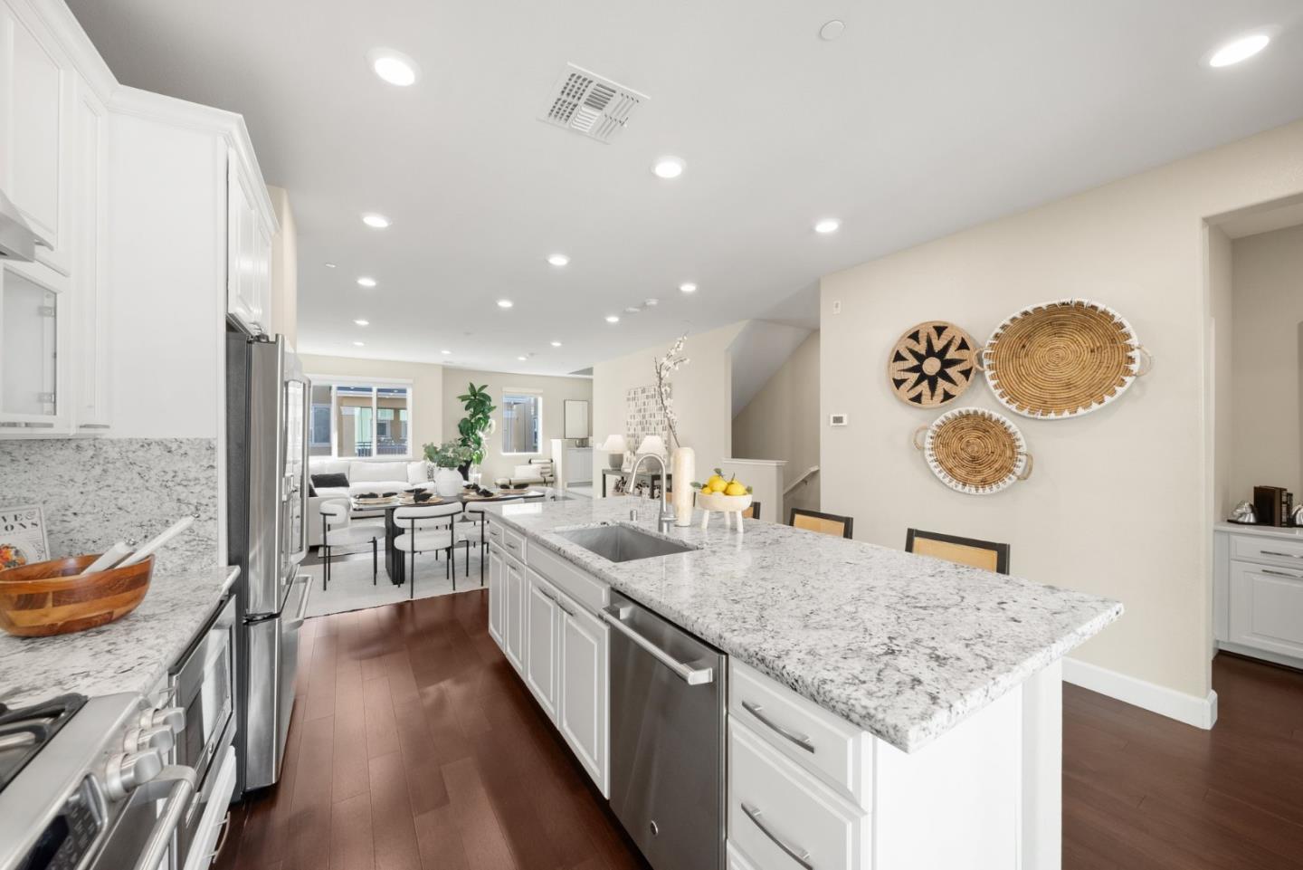 5973 Woodspring LOOP