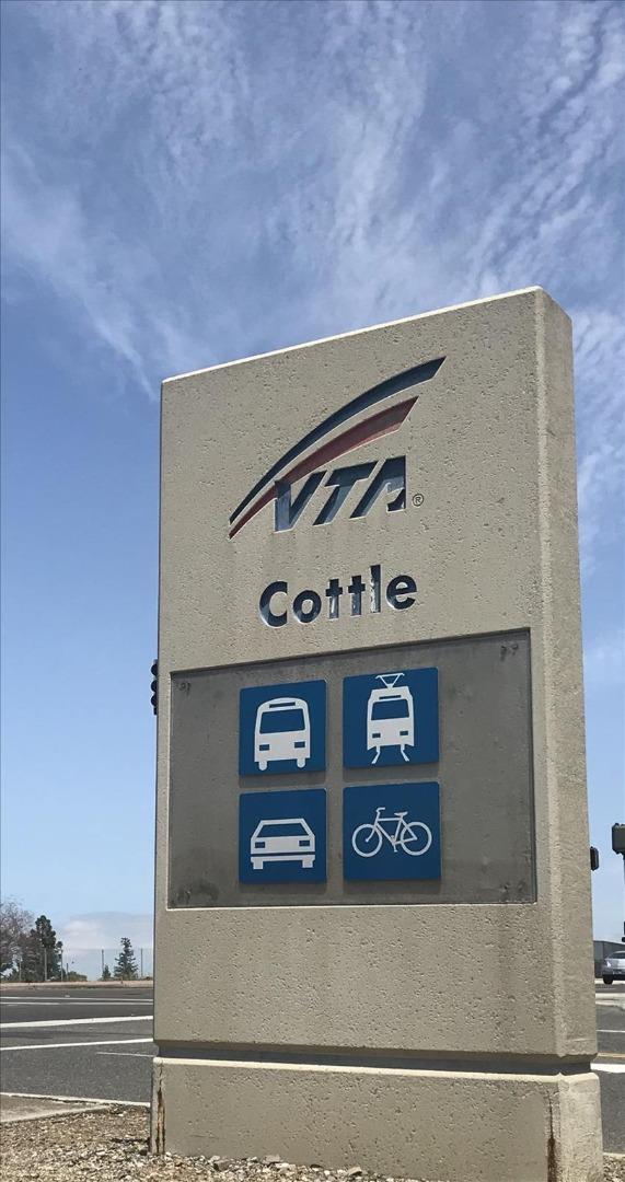 5973 Woodspring LOOP