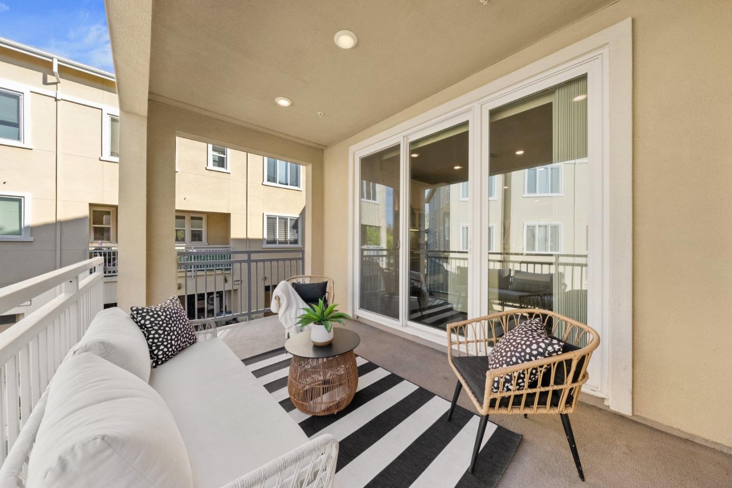 5973 Woodspring LOOP