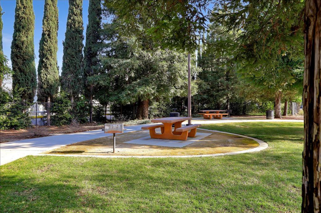 5973 Woodspring LOOP