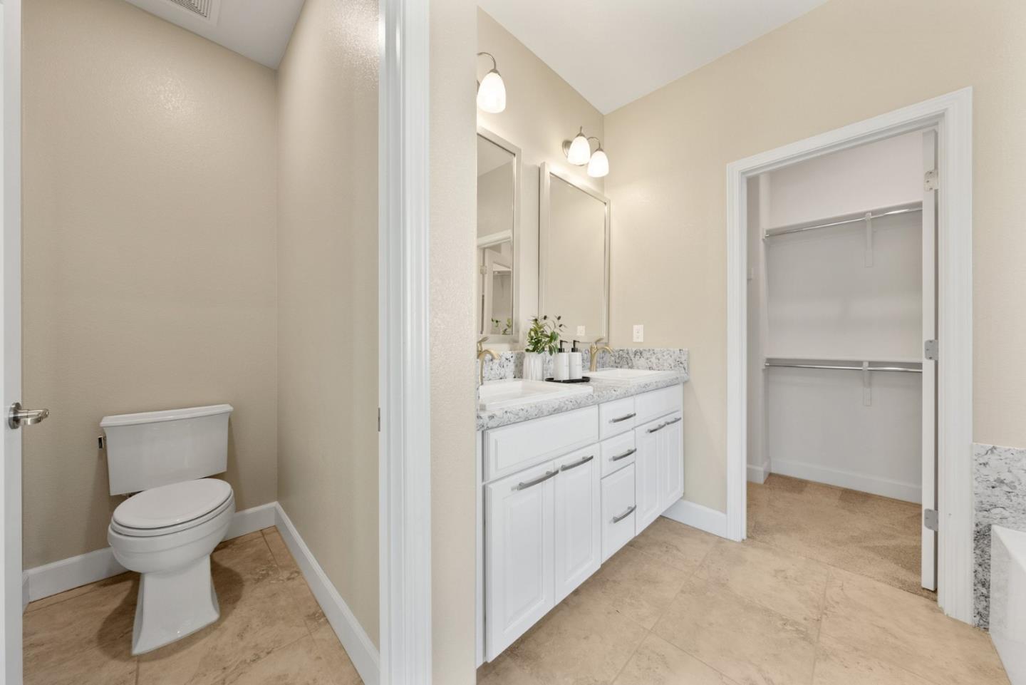 5973 Woodspring LOOP