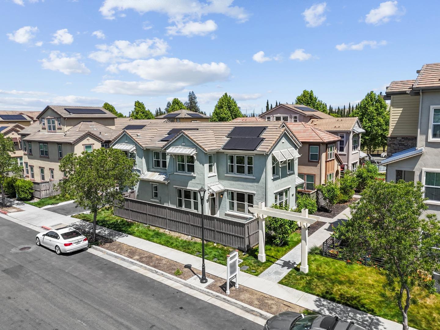 6080 Golden Vista DR