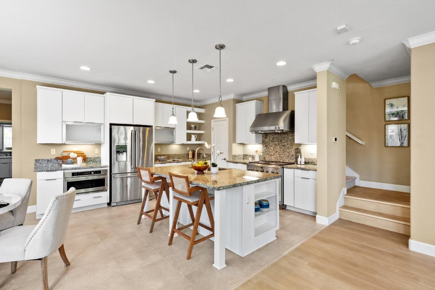 6080 Golden Vista DR