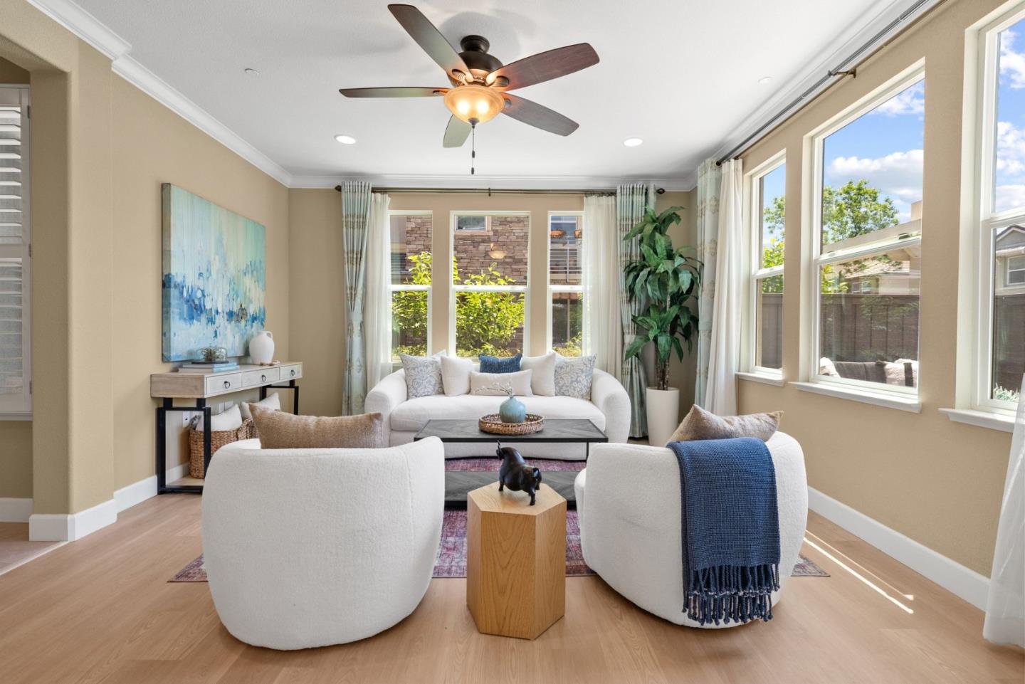 6080 Golden Vista DR