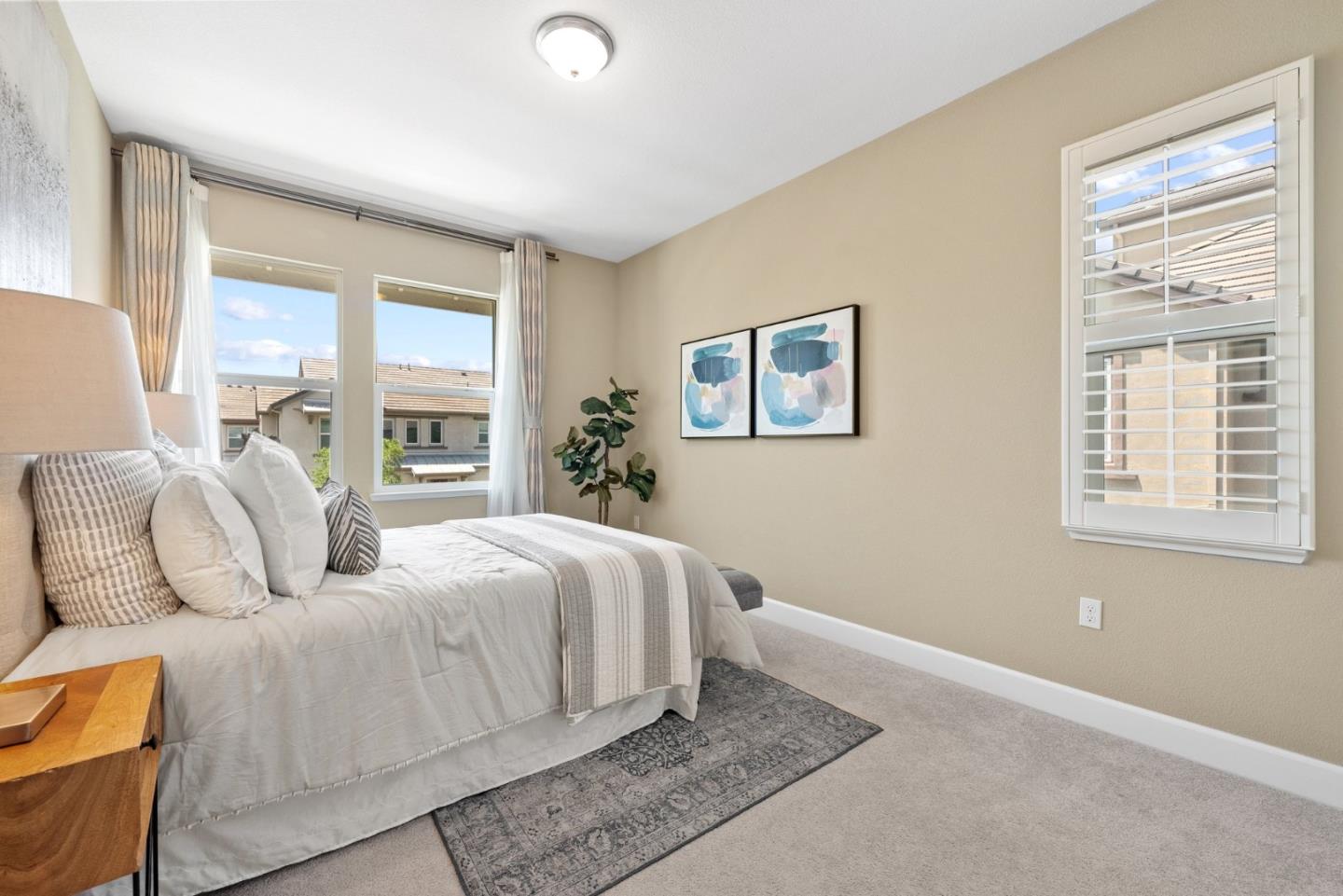 6080 Golden Vista DR