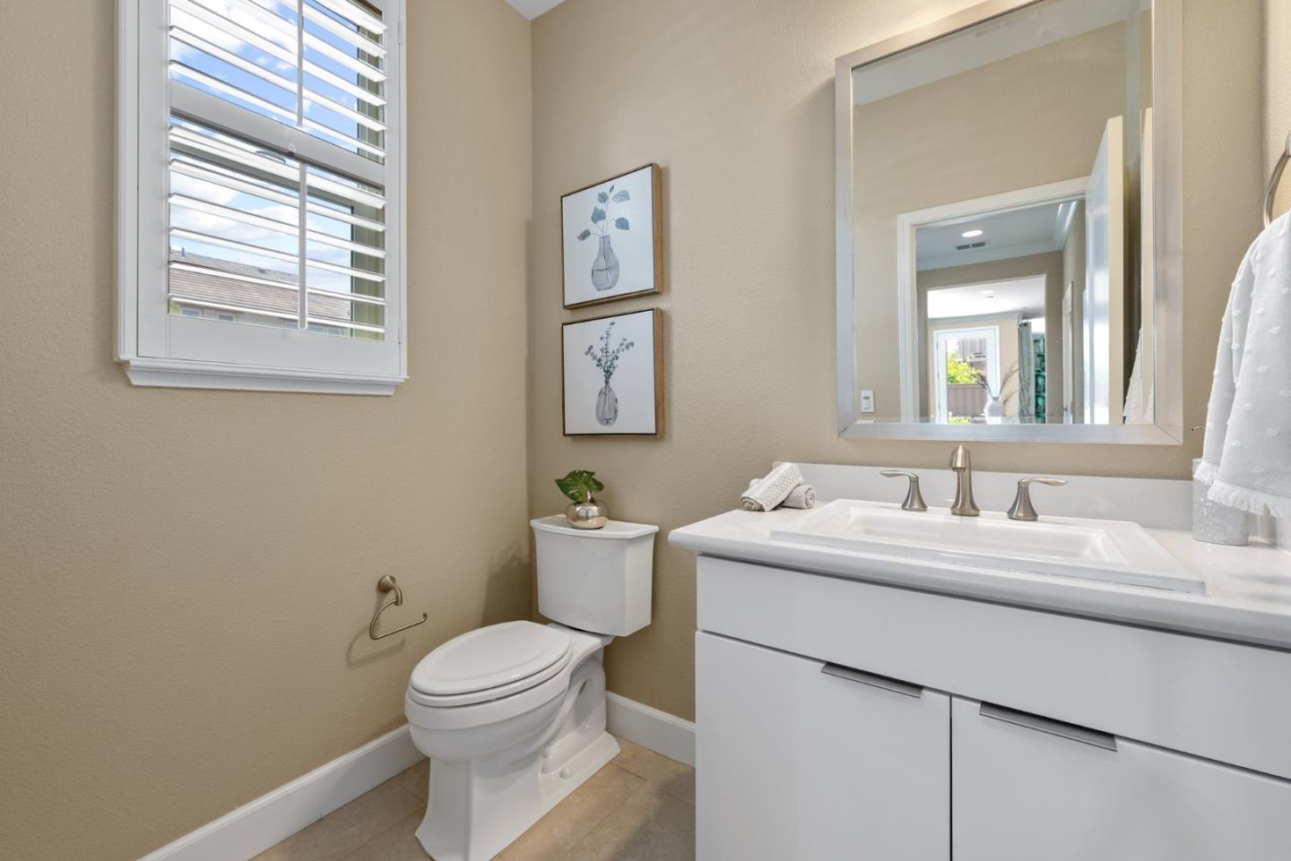 6080 Golden Vista DR