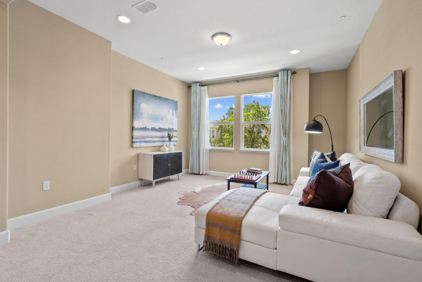 6080 Golden Vista DR