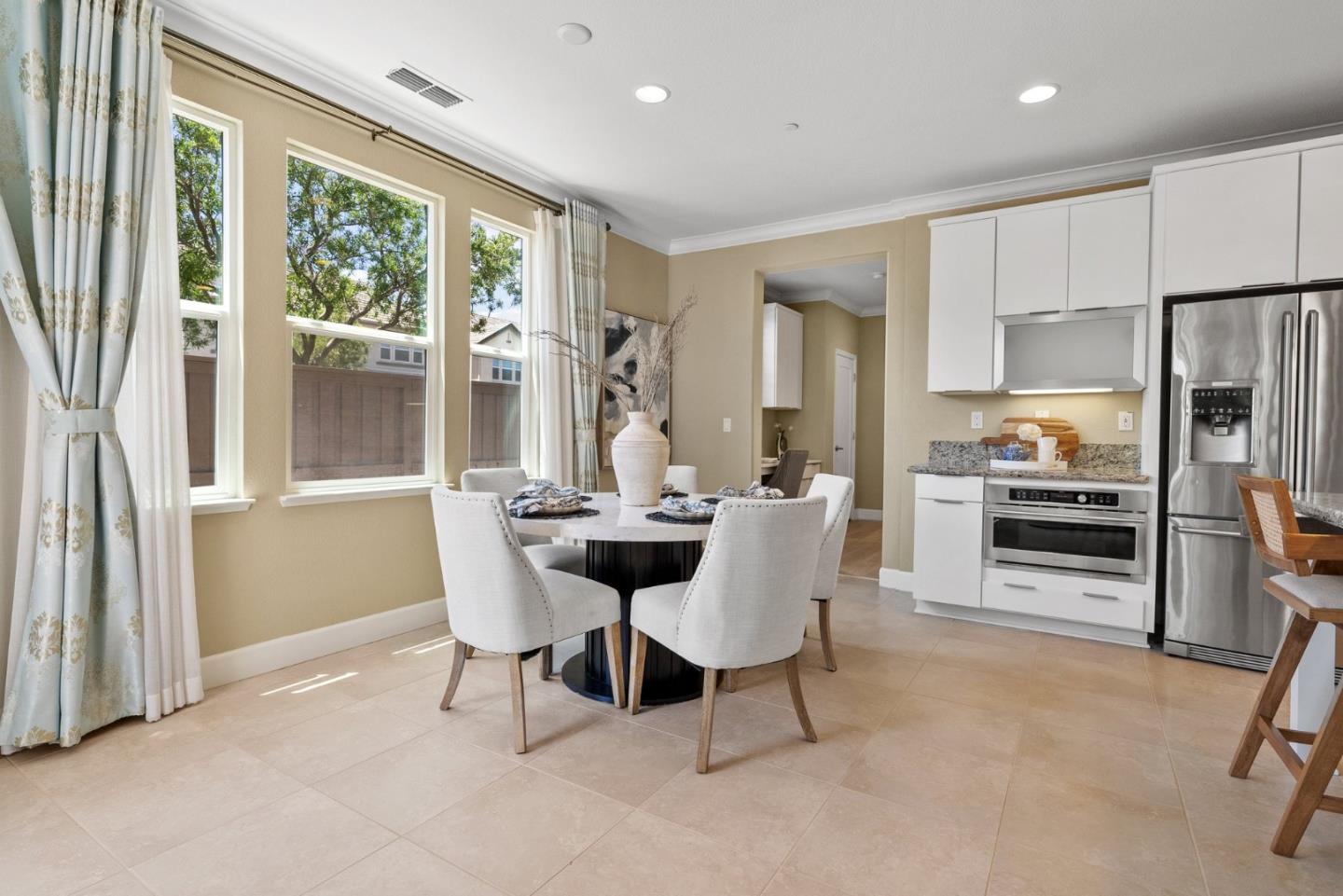 6080 Golden Vista DR