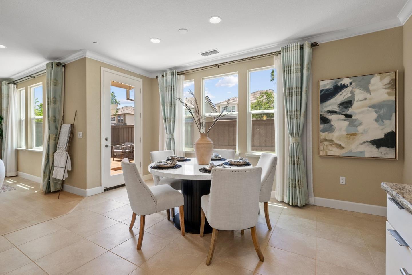 6080 Golden Vista DR