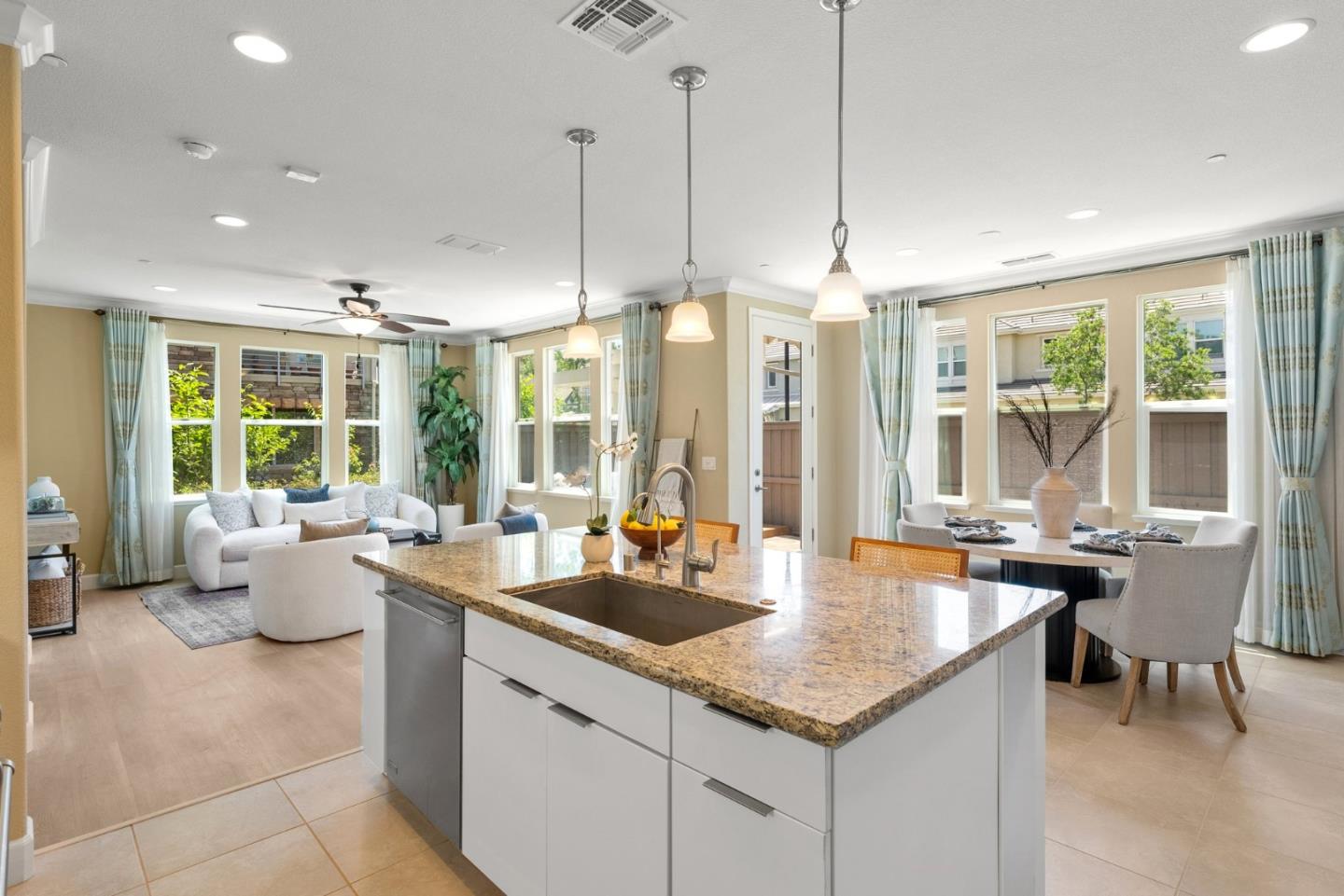 6080 Golden Vista DR