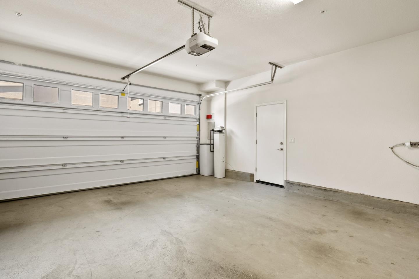 6080 Golden Vista DR