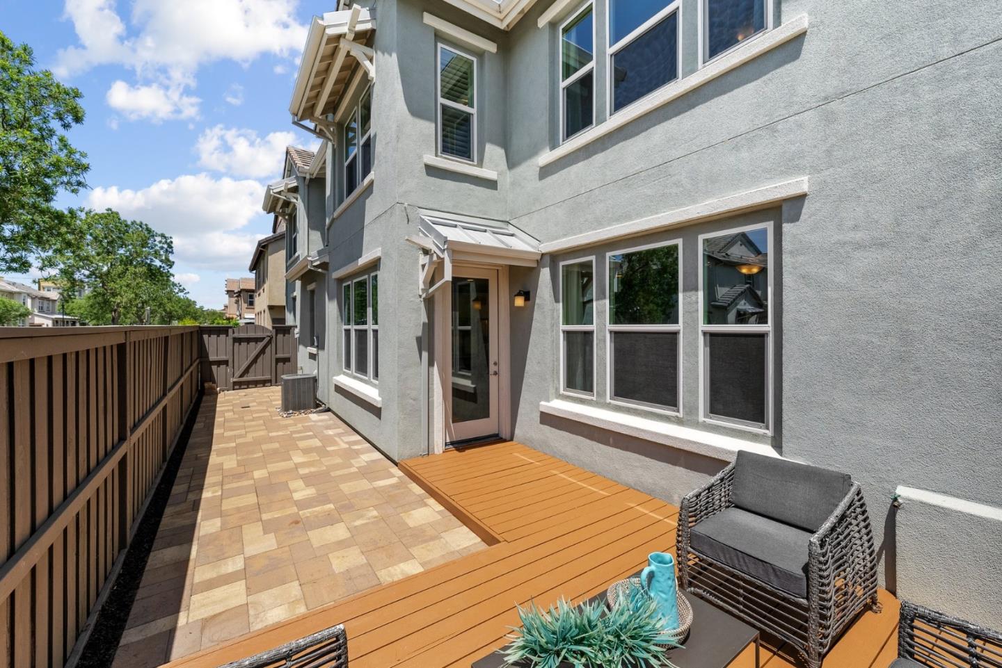 6080 Golden Vista DR