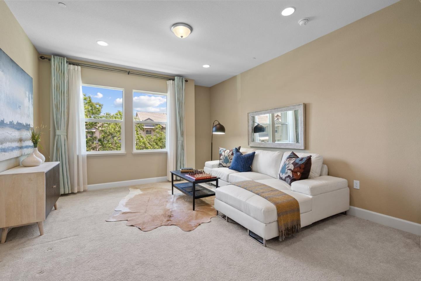 6080 Golden Vista DR