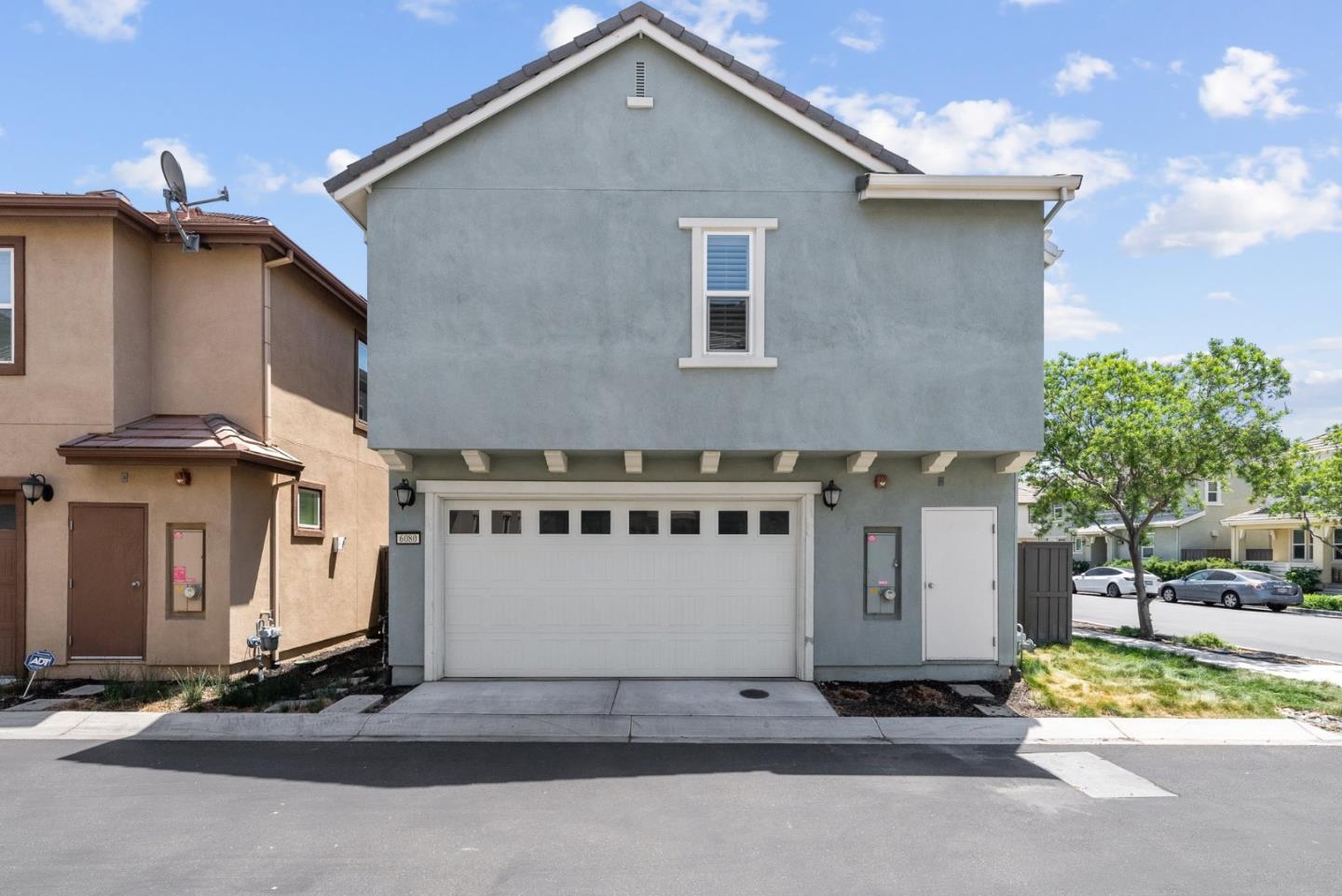 6080 Golden Vista DR