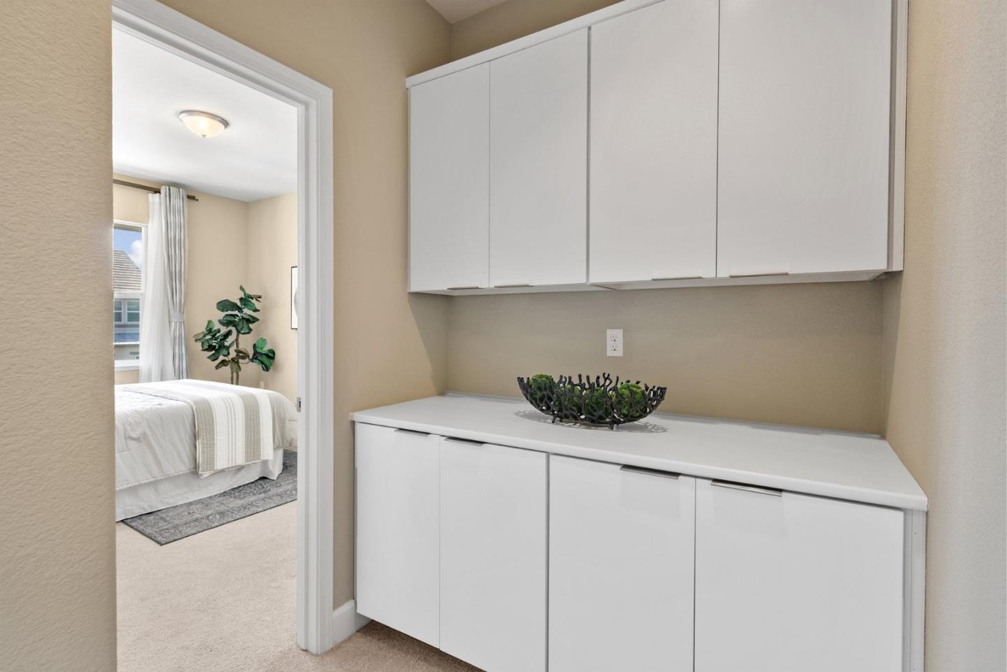 6080 Golden Vista DR