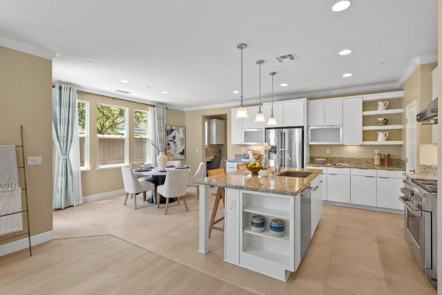 6080 Golden Vista DR