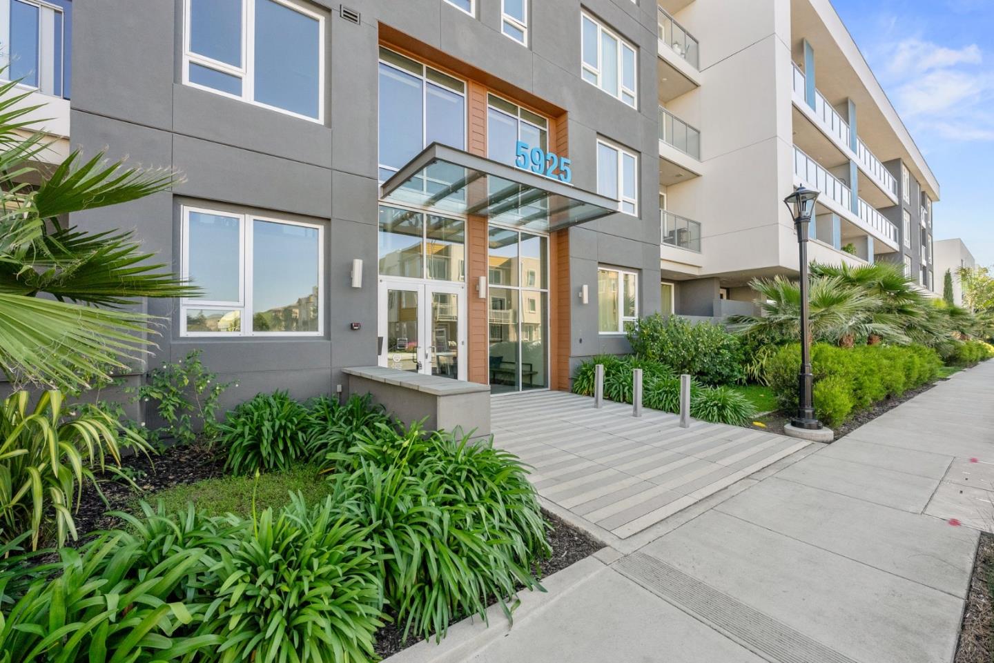 5925 Charlotte DR 416