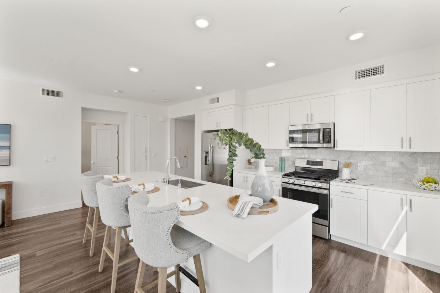 5925 Charlotte DR 233