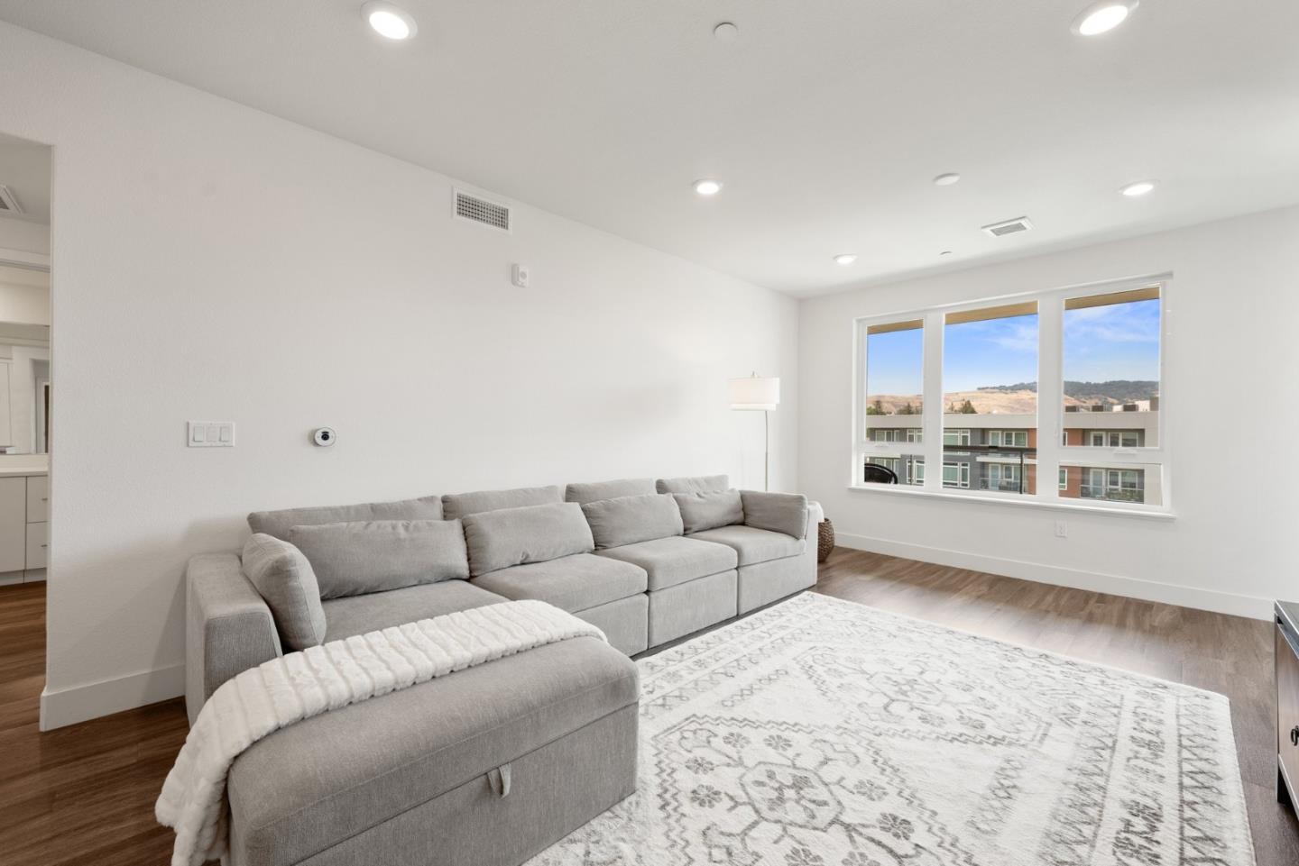 5925 Charlotte DR 419