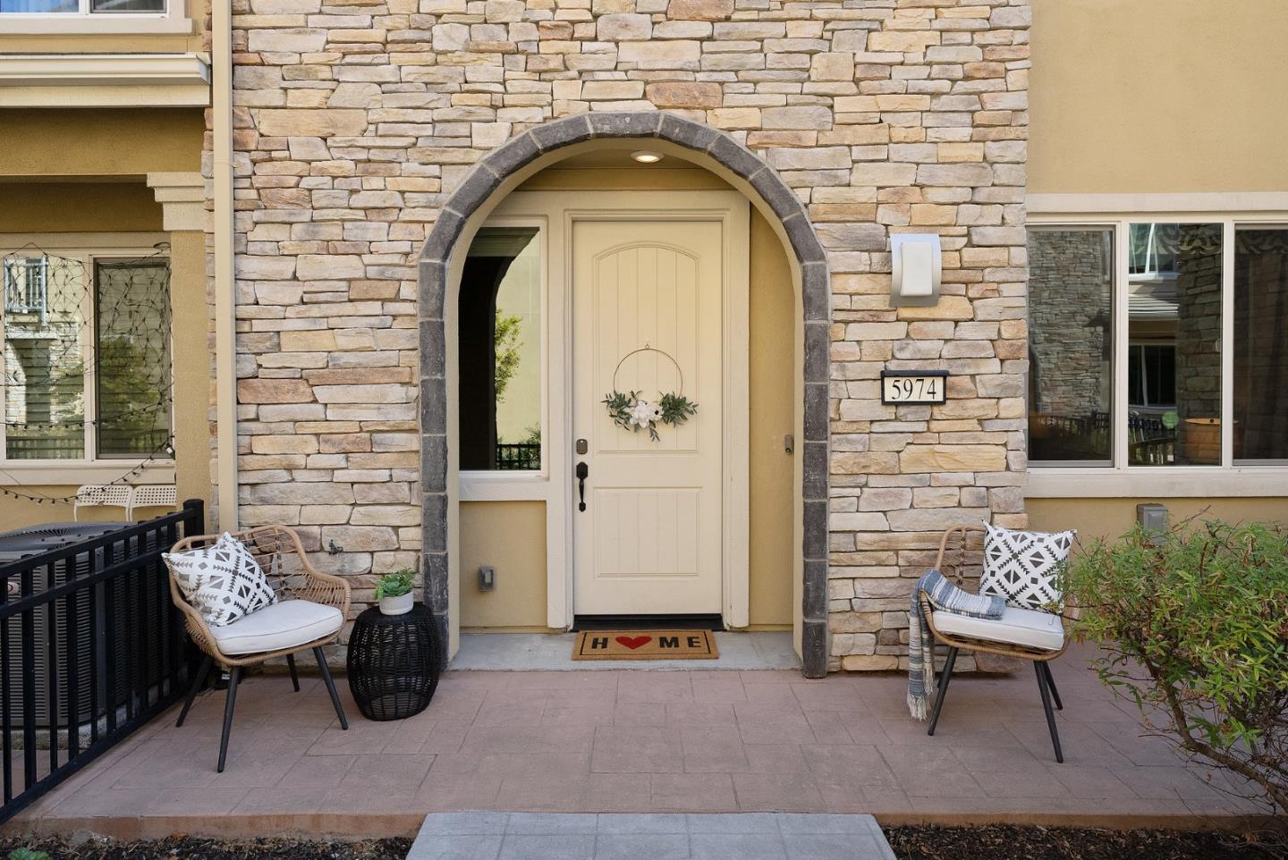 5974 Larkstone LOOP