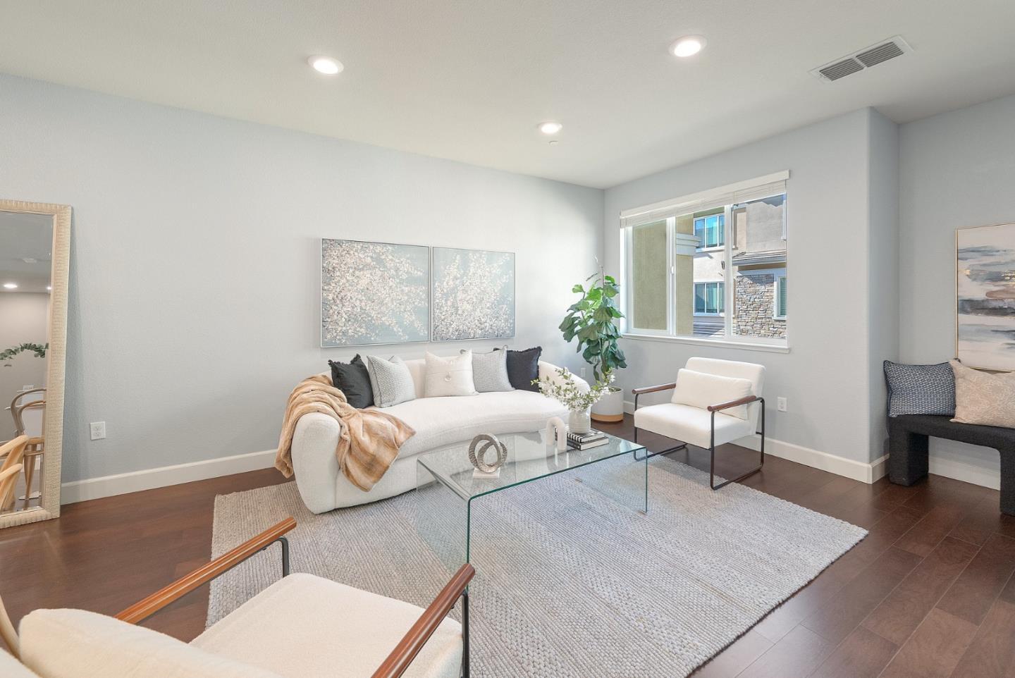 5974 Larkstone LOOP