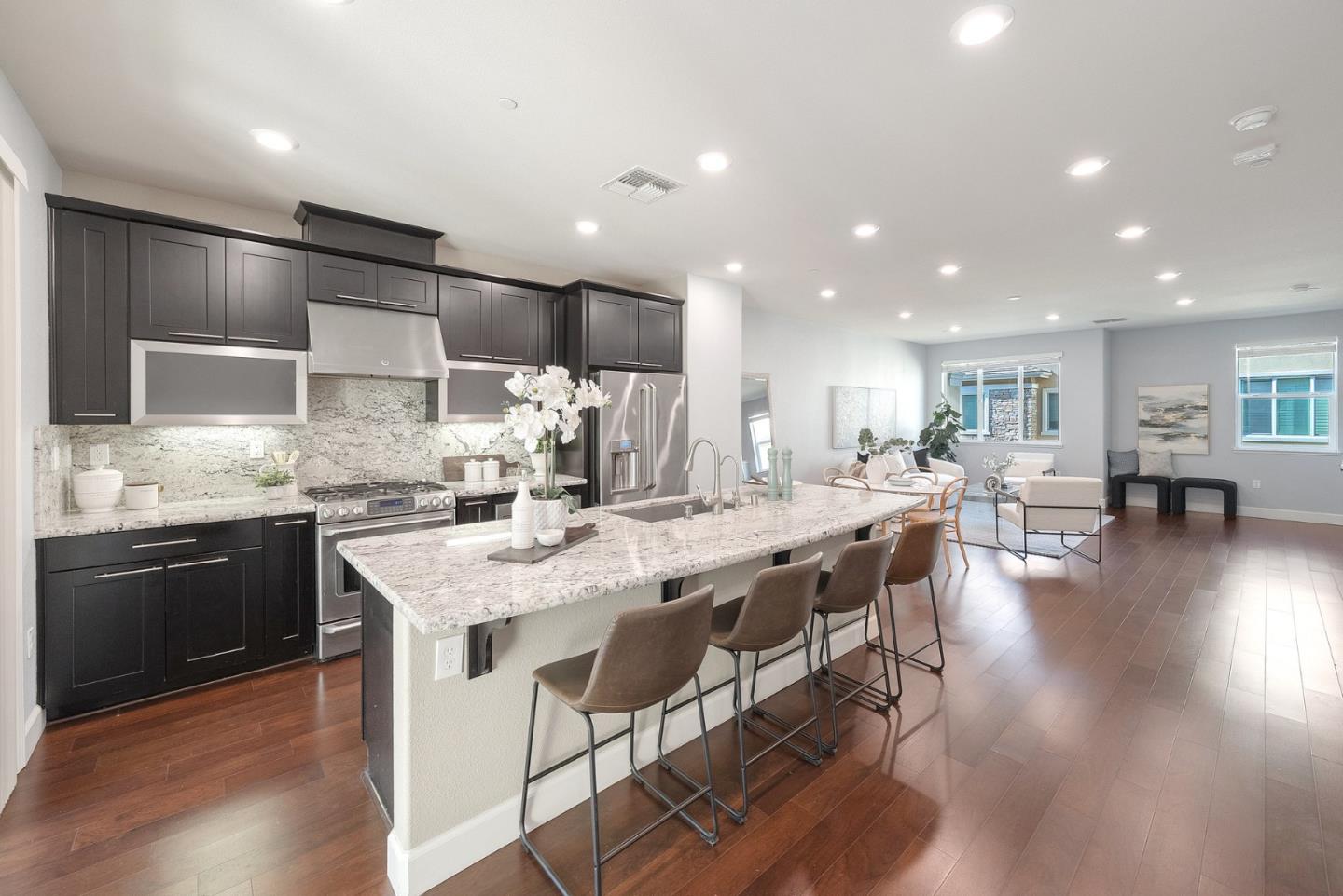 5974 Larkstone LOOP